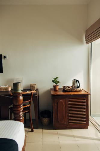 Double Room with Balcony and Sea View image 6