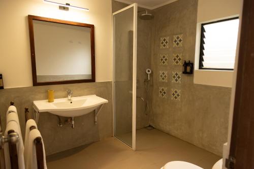 Deluxe Double Room with Balcony and Sea View image 1