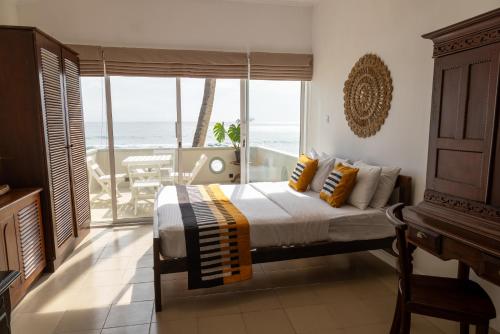 Deluxe Double Room with Balcony and Sea View image 5