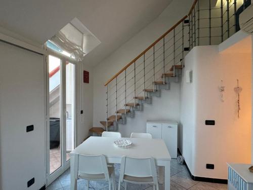 Appartamento sul mare con box auto in Varazze