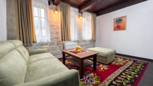 Standard Suite image 5
