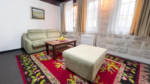 Standard Suite image 2