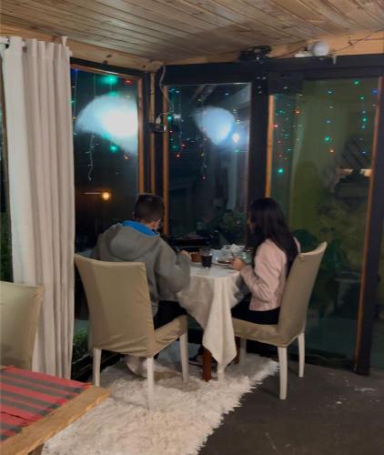 restavracija, Suítes Recanto Das Cerejeiras (Suites Recanto Das Cerejeiras) in Campos Do Jordao