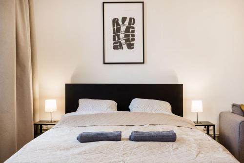 Your charming home at Parliament 5