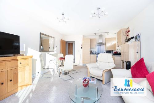 Kitchen, BLUE WATERS 8 by BOURNECOAST - A Stylish Flat with Balconies Near the Sandy Beaches - FM9632 near Solent Meads Golf Centre