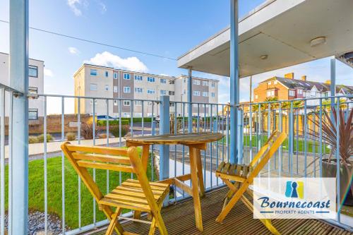 Exterior view, BLUE WATERS 8 by BOURNECOAST - A Stylish Flat with Balconies Near the Sandy Beaches - FM9632 near Solent Meads Golf Centre