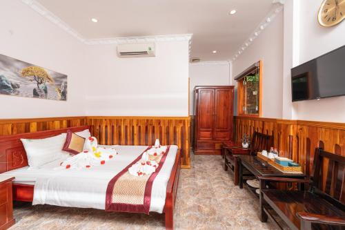 room detail thumbnail 1