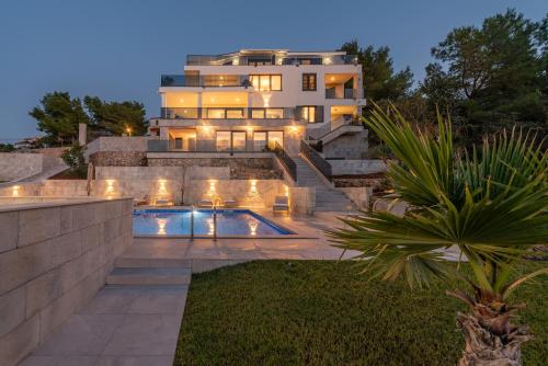 3 bedrooms, 3 beds