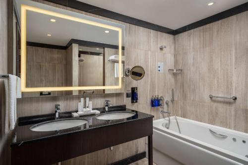 Radisson Blu Leogrand Hotel - image 11