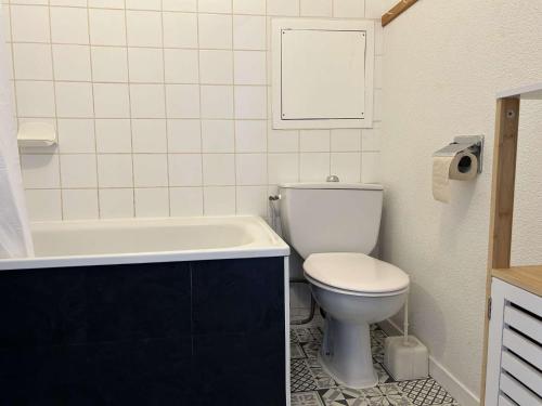 Studio Apartment image 4