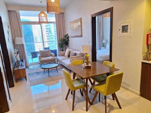 Burj Khalifa View! Modern 2BR in Dubai's Business Bay, Дубай (фото 10)