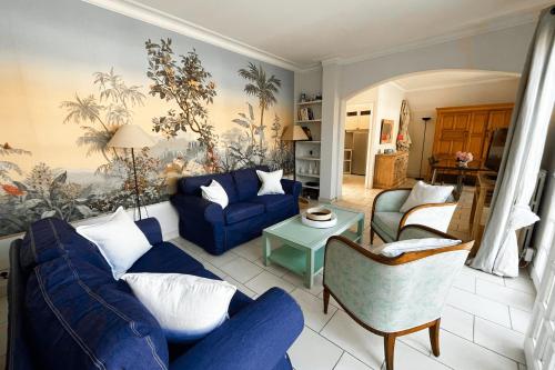 Wide house with WIFI and AC a terrace a garden and a 12m mooring Wide house with WIFI and AC a terrace a garden and a 12m mooring