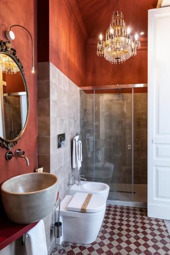 Scene Suites Apartments - image 9