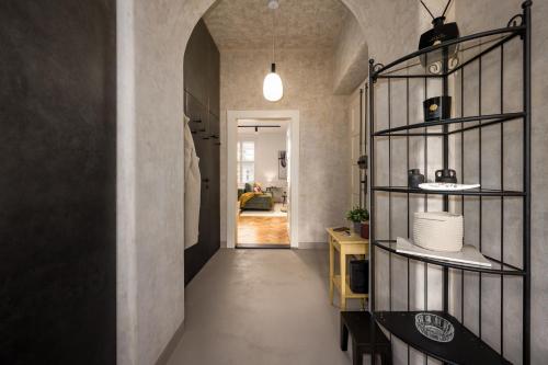 One-Bedroom Apartment image 8