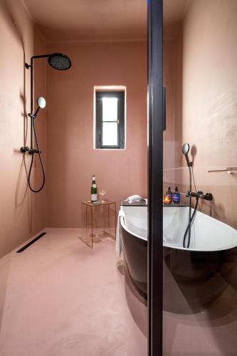 Prague Days - One-bedroom Apartment with Balcony and Workspace in Vinohrady - image 6