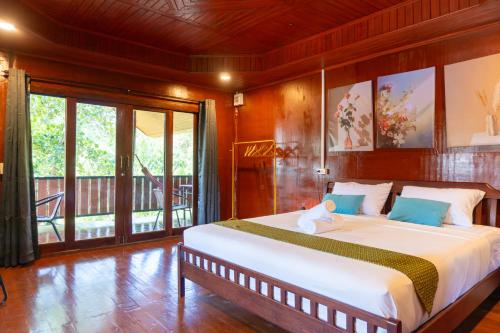 Chill Out Resort in Klong Tob Beach