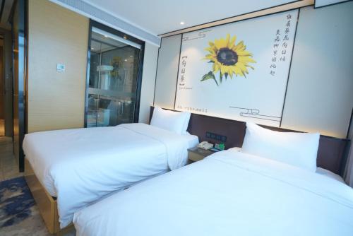 Deluxe Twin Room image 3