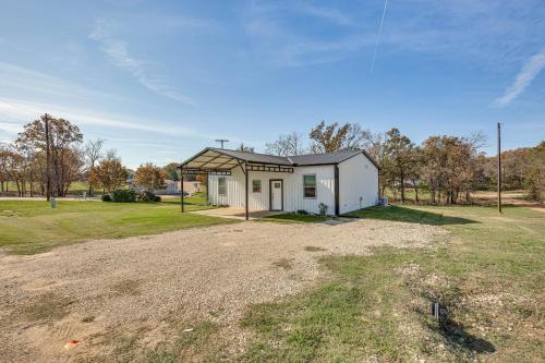 Lake Fork Cabin w/ Boat Launch & Fishing Pier