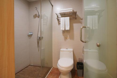 Boutique Twin Room image 4