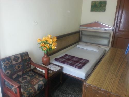 Hotel Sunshine - Karol Bagh Budget Stay at New Delhi – Delhi, NY