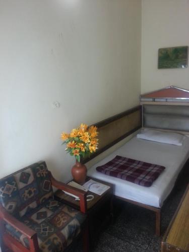 Hotel Sunshine - Karol Bagh Budget Stay at New Delhi – Delhi, NY