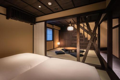 Superior Twin Room image 4