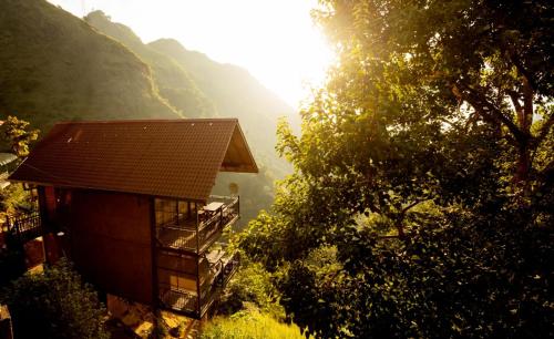 Ella Camelot in Ella