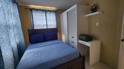 Warners Paradise 3 in Бріджтаун