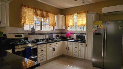 кухня, Warners Paradise 3 in Бріджтаун
