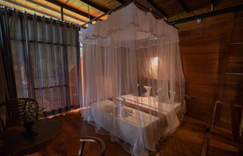 Ella Camelot in Ella