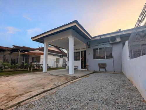 Exterior view, Shines GuestHouse 3Br with Outdoor Chilling in Pasir Gudang