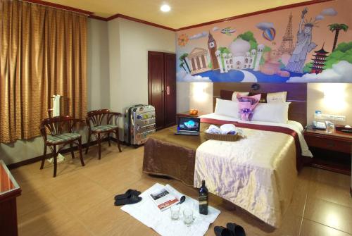 room detail thumbnail 1