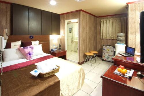 Golden Swallow Hotel in Hsinchu