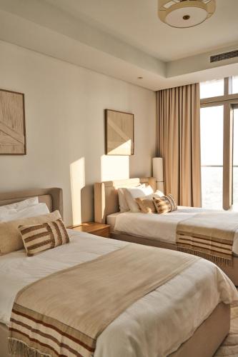 Luxury Seaview 2BR - Paramount Midtown - 6 Guests - 64F Pool Access & Burj View, Dubai (Foto 8)