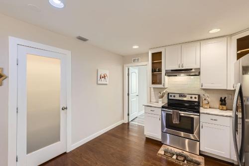 New 5 BDRM W/Pool Mins to Pearl/Riverwalk/Quarry Market - Sleep 12 in San Antonio, USA