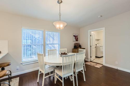 New 5 BDRM W/Pool Mins to Pearl/Riverwalk/Quarry Market - Sleep 12 in San Antonio, USA