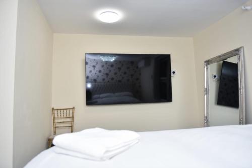 The Jester Hotel - image 3