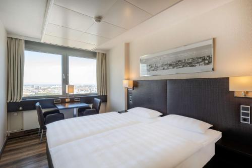 Park Inn by Radisson Berlin Alexanderplatz, Берлин (фото 11)