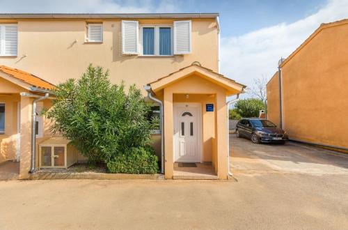 Apartment Buneta with Relaxing Outdoor Area