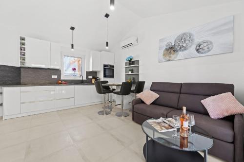 Barbariga Beach Apartment - image 3