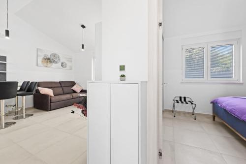 One Bedroom Apartment image 9