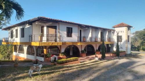 Hotel Turístico El Cedral (Hotel Turistico El Cedral) in Socorro