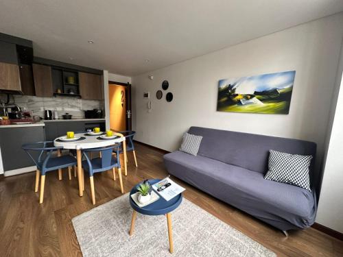 Quadruple Room with Private Bathroom image 2