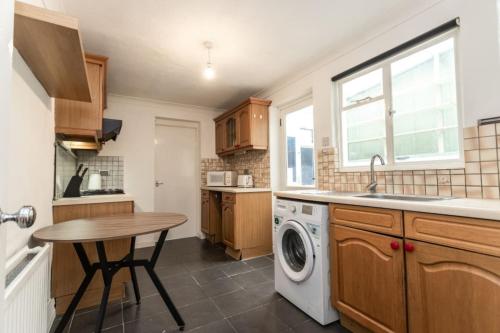 Green Road, Long Stay Disc, Parking, Sleeps 7, 3 Bedrooms, Swindon (Foto 11)