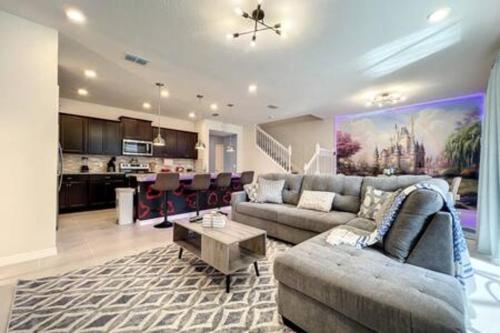 Family 5 Bdr Disney Villa with Private Pool & Resort