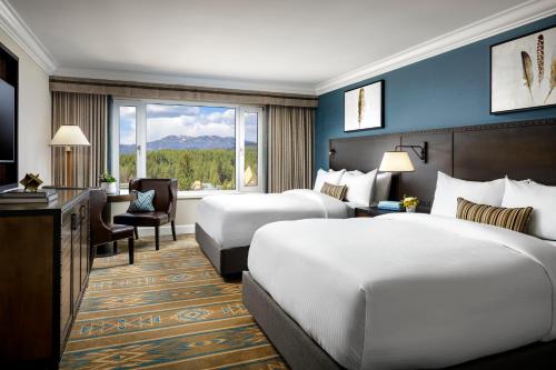 Fairmont Chateau Whistler Room Type - One-Bedroom Queen Suite with Two Queen Beds and View