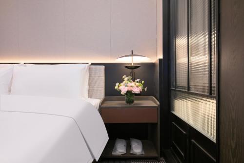 Madison Hotel Wuhan Jianghan Road Pedestrian Street – Wuhan, OH