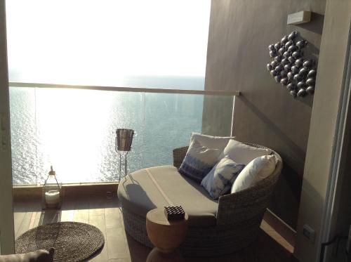 Everyday Beachfront Stylish Luxury Jomtien - image 3