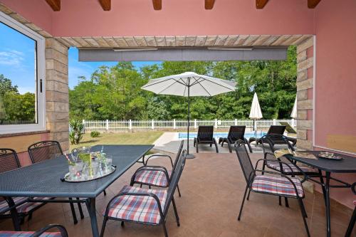 Haus Dodo - Cozy Place for Family & Friends in Vinez