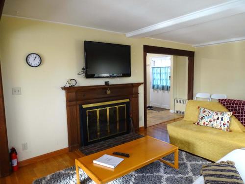 Cozy 3 BDR House in Lexington MA in Lexington, USA